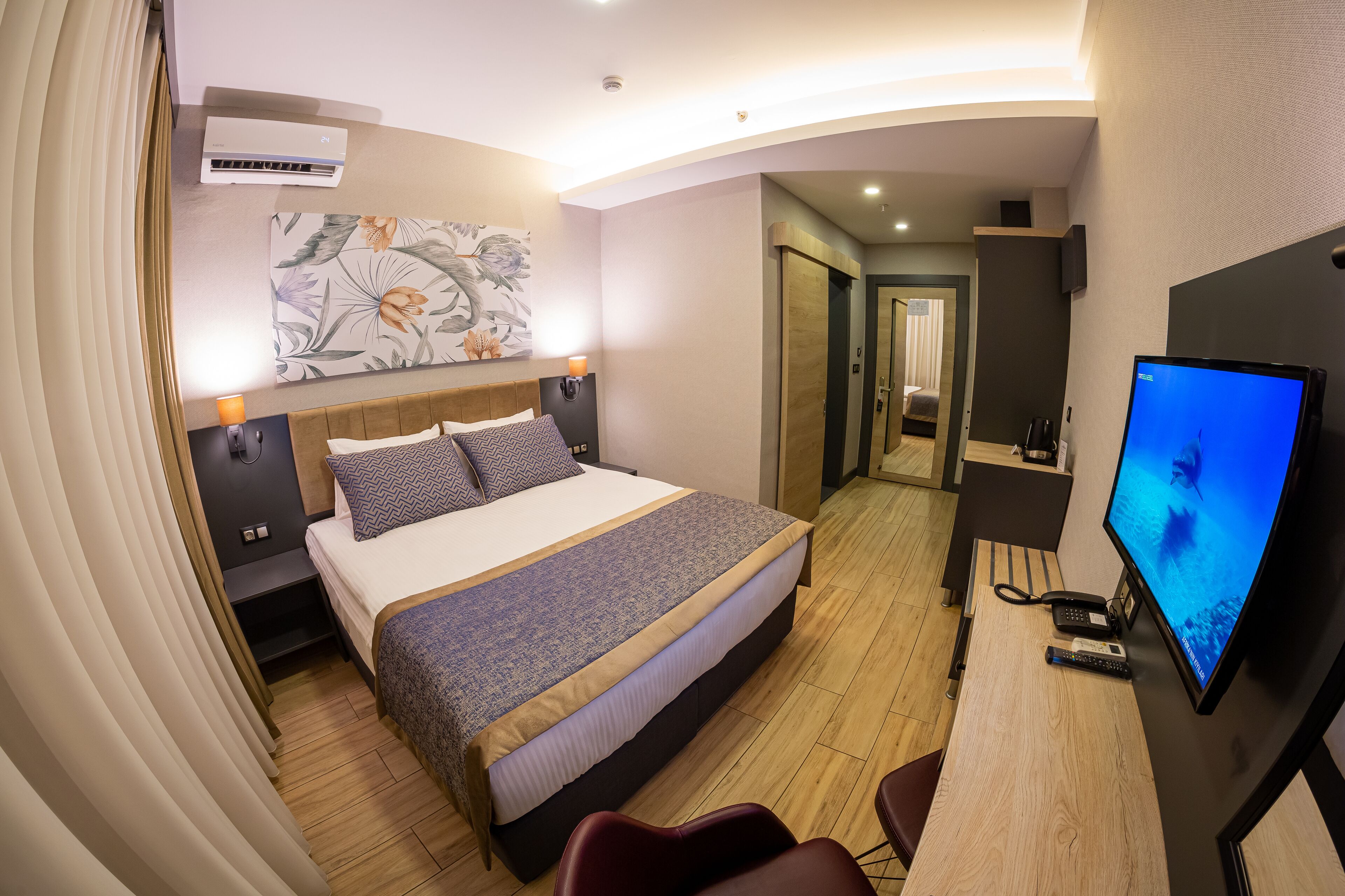 Standard-Doppelzimmer | Minibar, Zimmersafe, laptopgeeigneter Arbeitsplatz