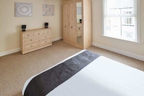 3 bedrooms, premium bedding, iron/ironing board, free WiFi