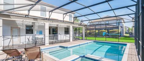 ハウス (Multiple Bedrooms) | 9 室のベッドルーム、ノートパソコン用作業スペース、アイロン / アイロン台、ベッドシーツ