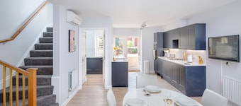 3 Bedroom Jesus Green Townhouse with Parking