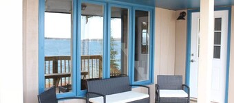 The POINT and Cottage - Lakefront property with spectacular views!
