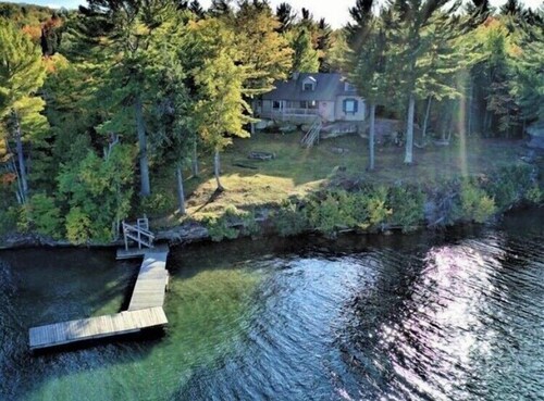 The POINT and Cottage - Lakefront property with spectacular views!
