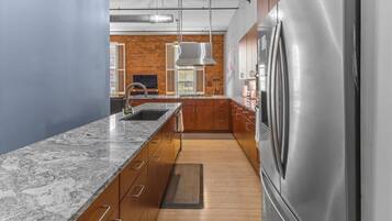 Cookware/dishes/utensils