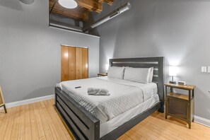 5 室のベッドルーム、アイロン / アイロン台、WiFi、ベッドシーツ