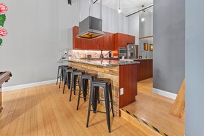 Cookware/dishes/utensils