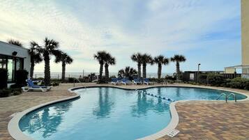 Piscina interna, piscina externa