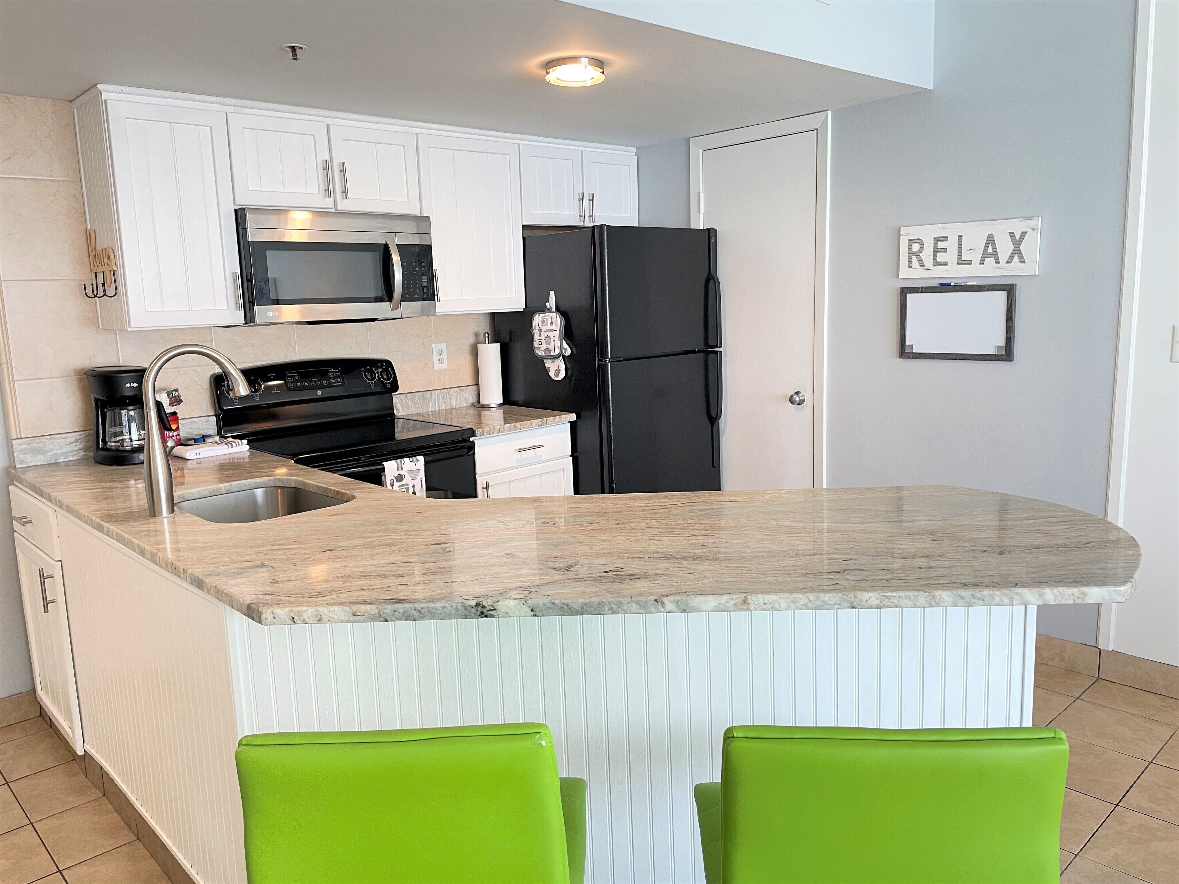 MAGNIFICENT OCEAN VIEWS FROM A BEAUTIFUL OCEAN FRONT CONDO