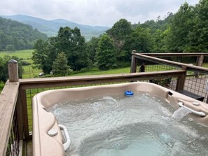 Outdoor spa tub - Rooster Ridge Studio - Mountain View - Hot Tub (Suches)