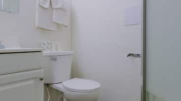 Room, 1 Double Bed | Bathroom | Free toiletries