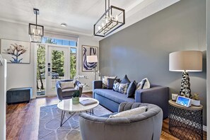 Televisión, Netflix, servicios de streaming y estéreo 