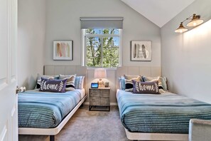 1 bedroom, Egyptian cotton sheets, memory foam beds, iron/ironing board