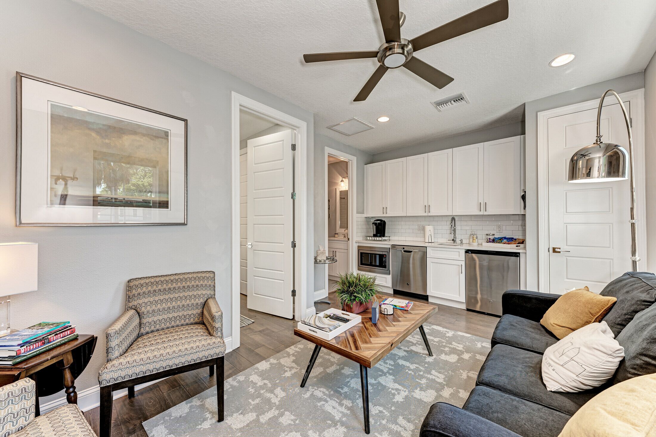 Hyde Park/SoHo Modern Gem