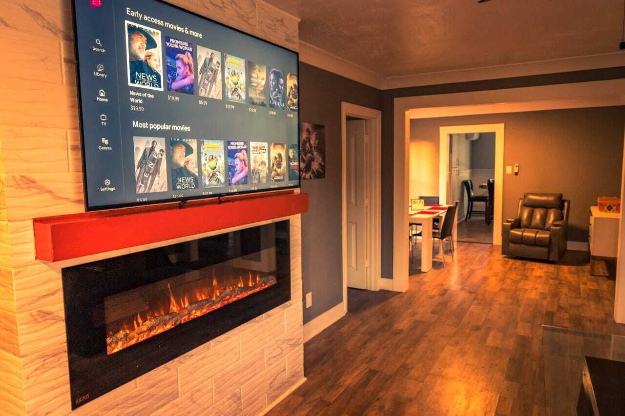 Luxurious 2BR w/Patio /Downtown/Medical Center *Families/EV/Pet/Free Parking