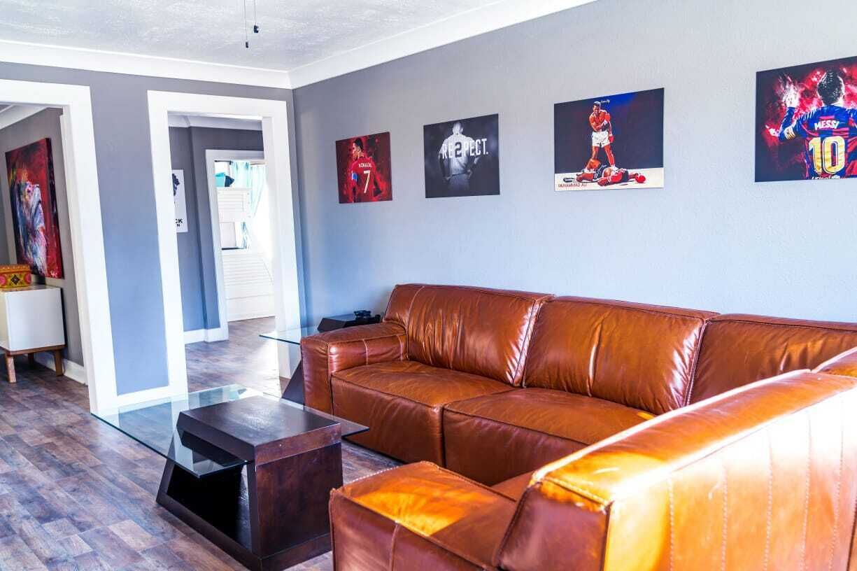 Luxurious 2BR w/Patio /Downtown/Medical Center *Families/EV/Pet/Free Parking