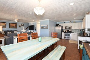 Interior - "All Decked Out NSB" Ocean Views, Private Fenced Yard, BBQ, Bikes, Beach toys (New Smyrna Beach)