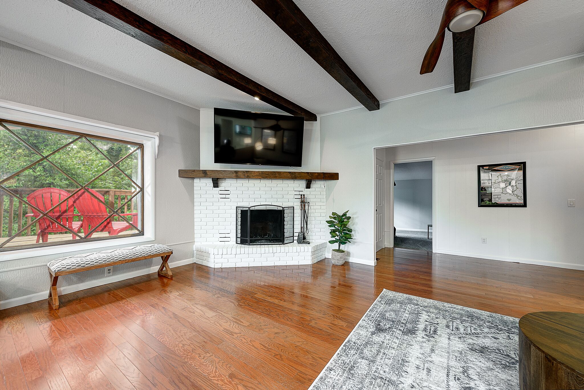 Treetop with Lago Vista trail in the backyard