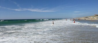 AIR-CONDITIONED MOBILE HOME