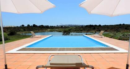 Villa for 11 with Private Pool and Lake View