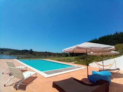 Villa for 11 with Private Pool and Lake View