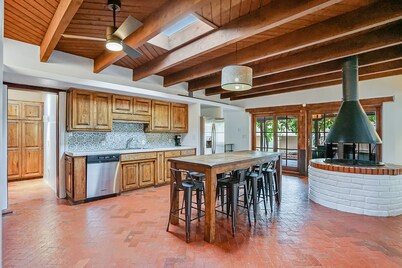 Casa Cascada - 6 BR - Game Room - Huge Pool - Sleeps 21!