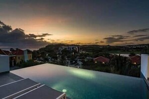 Alberca al aire libre 