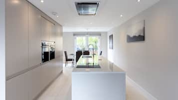 Deluxe House | Private kitchen