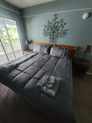 4 Schlafzimmer, Bügeleisen/Bügelbrett, kostenloses WLAN, Bettwäsche