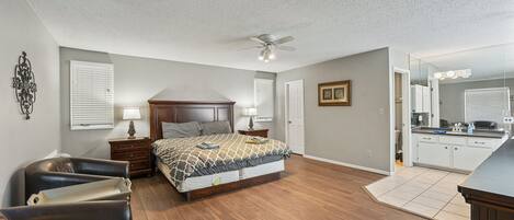 4 chambres, fer et planche à repasser, Wi-Fi gratuit, draps fournis