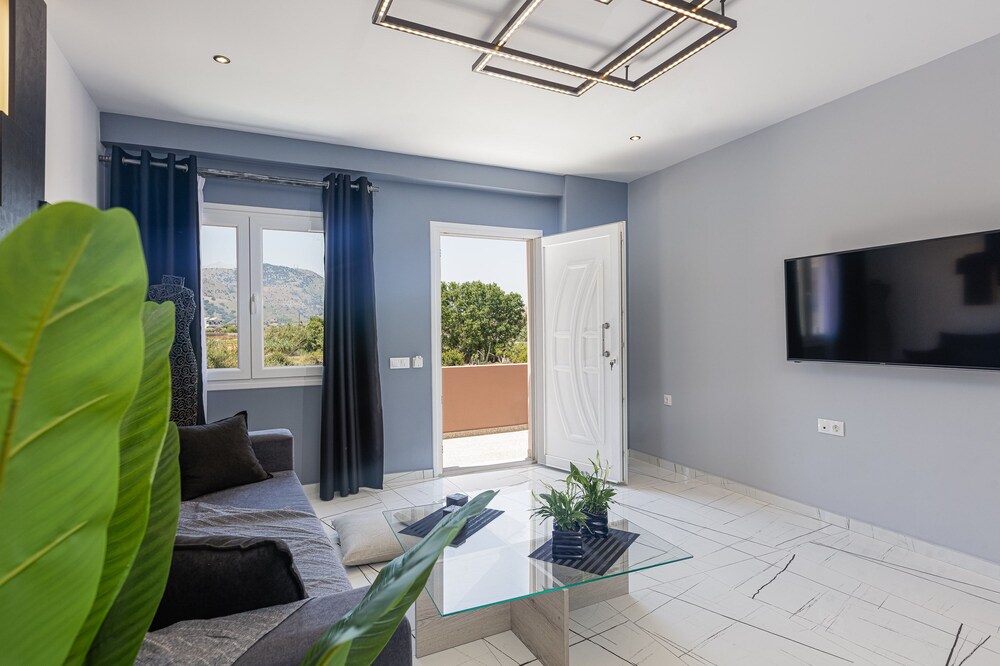 Semiso Beach Suites- 1 Bedroom Apartment