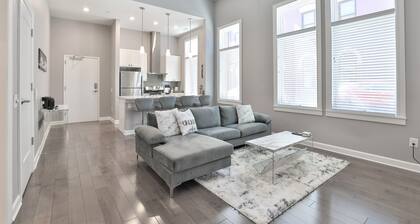 **m0dernLUX ~New~ OTR condo *Park ONsite*
