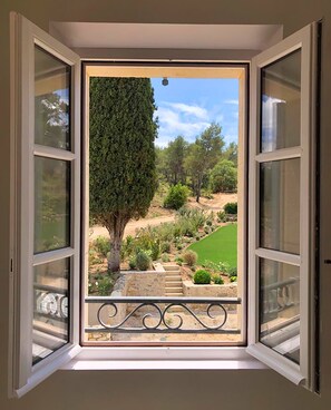 Superior Double Room | View from room - Domaine de Valmouriane (St.-Rémy-de-Provence)