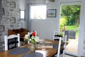 Dining - La Fermette des GENETS in BAIE DE SOMME (Rue)