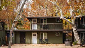 A two-story building with a balcony on the upper floor. - 17 Creekside Retreat (Sedona)