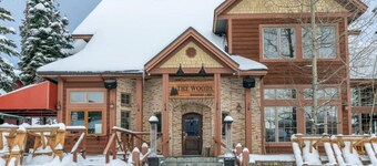 Forest Lane Hideaway-Sleeps 18 w/Private Hot Tub