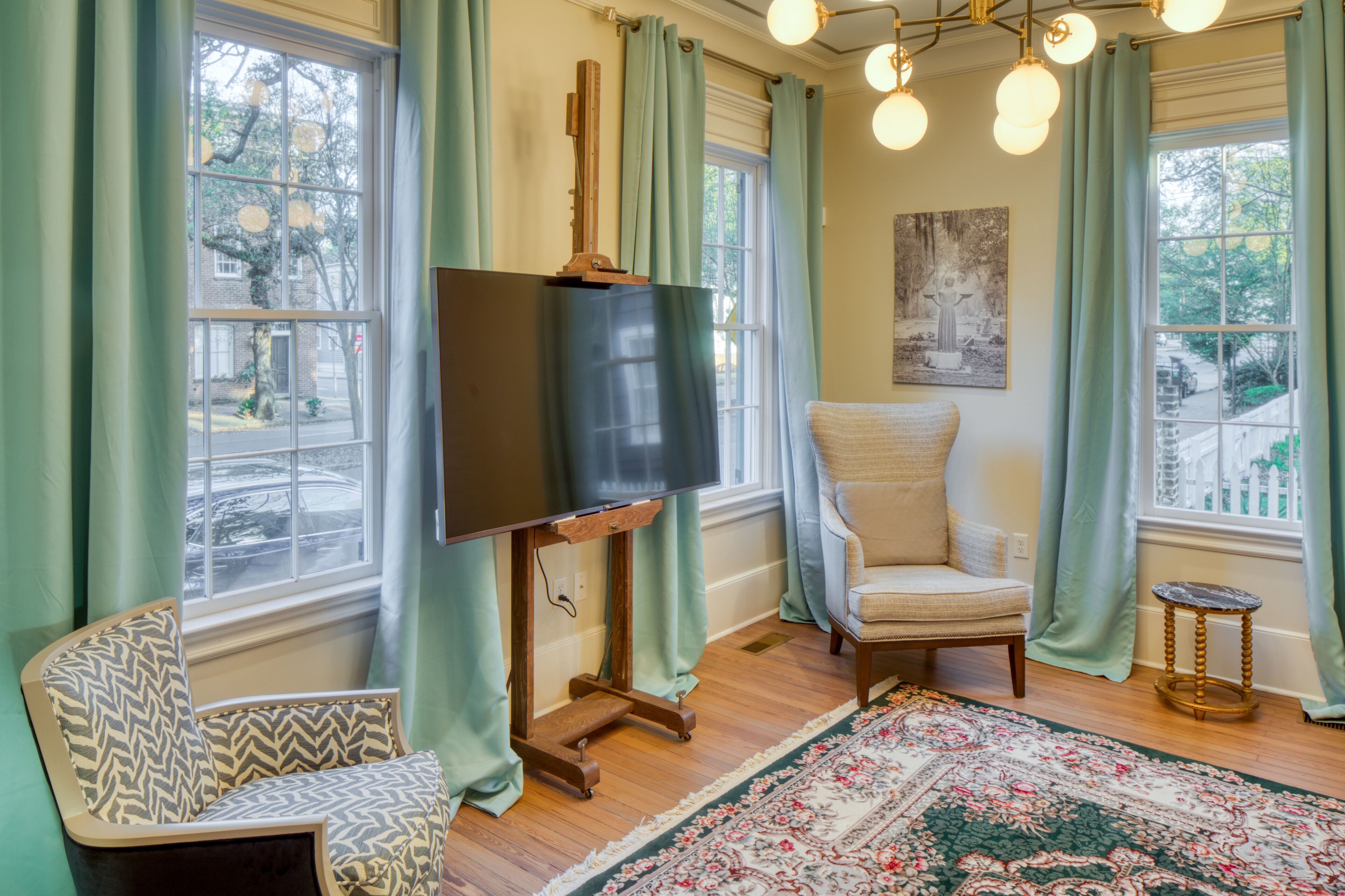 Luxury Villa 3 BR each Private Bath / Walk Everywhere