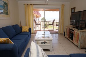 TV, DVD player, stereo - WOW! A Must See! Updated Oceanfront, Pool View Spanish Main Condo!- Amazing! (Cocoa Beach)