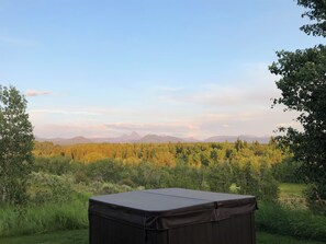 Outdoor spa tub - Mountain Lodge with Epic Teton Views (Tetonia)