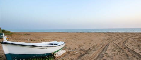 Una spiaggia nelle vicinanze