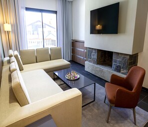 Televisión de pantalla plana de 32 pulgadas con canales vía satélite 