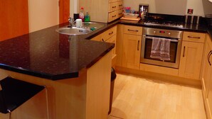 Basic Double Room | Private kitchen - Gosforth one bedroom studio (Newcastle-upon-Tyne)
