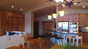 Interior - Lakeside condo 1,511 square feet. Your peaceful, calm & relaxing escape. (Lakeside)