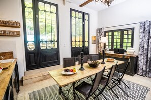 Dining - Villa Ocre Menerbes Panoramic view Swimming pool Garden Terraces (MENERBES)