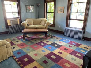 Light filled Livingroom