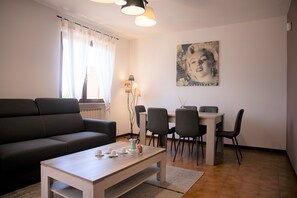 Apartment | Living area | Flat-screen TV - Casa Silvy (Baveno)