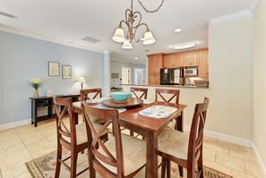 公寓客房, 多張床, 私人泳池, 泳池景觀 | 私人廚房 | 電冰箱、微波爐、爐台、洗碗機