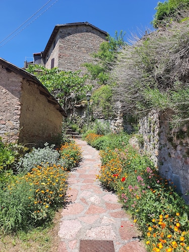 3 Bedroom Village House with Private Pool in Garfagnana - restaurant nearby