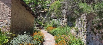 3 Bedroom Village House with Private Pool in Garfagnana - restaurant nearby