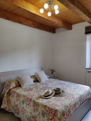 3 chambres, fer et planche à repasser, lit parapluie, Wi-Fi gratuit