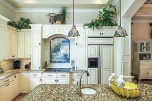 House (Captiva Tarpon) | Private kitchen