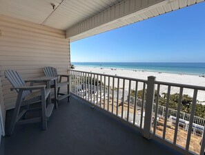 Outdoor dining - Top Floor, End Unit Views of Indian Rocks & Walkable to the Best Eats of IRB! (Indian Rocks Beach)